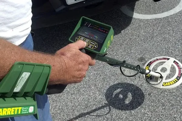 فلزیاب گرت در تهران