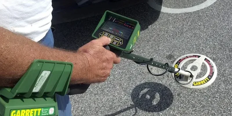 فلزیاب گرت در تهران